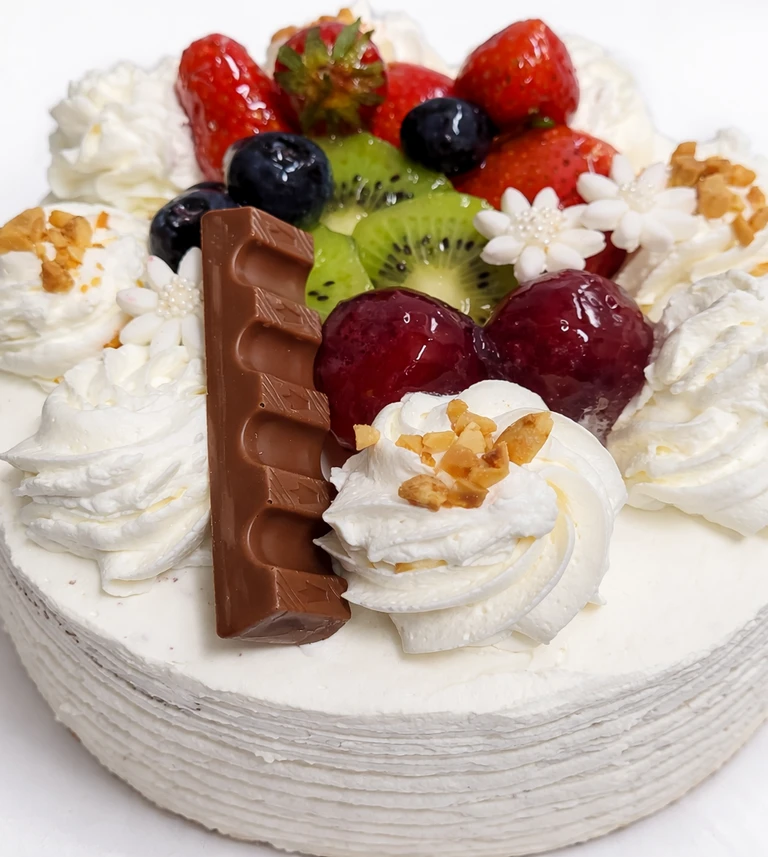 Ręka nad&nbsp;tortem