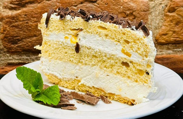 Tort na&nbsp;talerzu